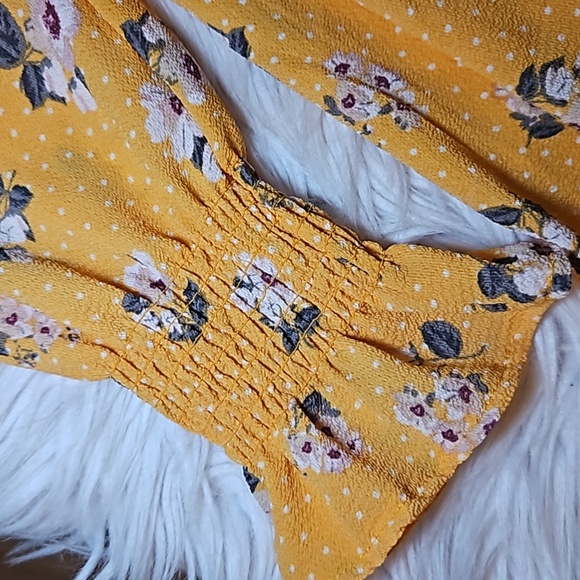Almost Famous Yellow Floral Cinched Waist Dress – Size Medium (Juniors) - Picture 6 of 12